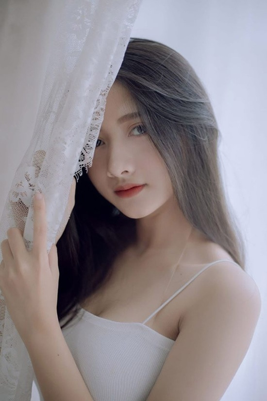 Mặc dù nổi tiếng trên mạng xã hội nhưng không vì thế mà cô nữ sinh dành quá nhiều thời gian lên mạng. Theo Trang, việc sử dụng mạng xã hội cần có chừng mực để không “nghiện”, cuộc sống thực tế mới là điều cần phải lưu tâm nhiều hơn.