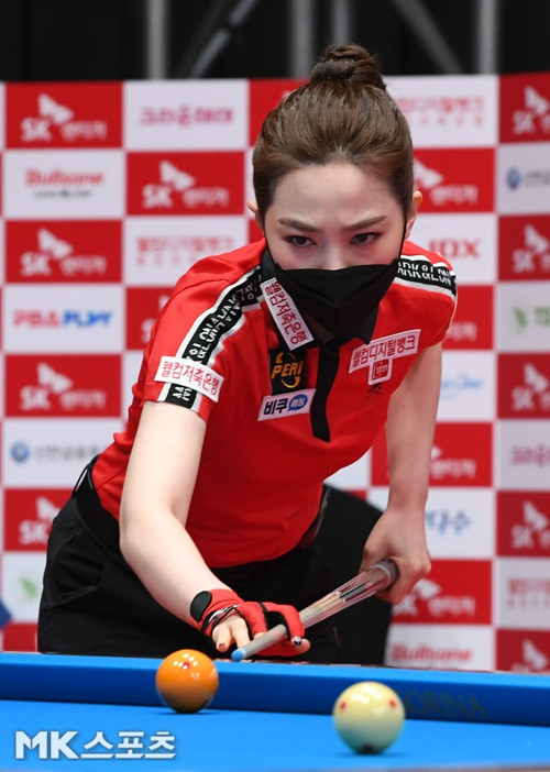 Ở tuổi 33, Yu Ram vẫn giữ được nét đẹp khiến nhiều người phải ghen tỵ. Cô dự giải PBA Team League Test vào đầu tháng 7 và thu hút đông đảo người theo dõi qua truyền hình mỗi khi thi đấu. Ảnh: MK.