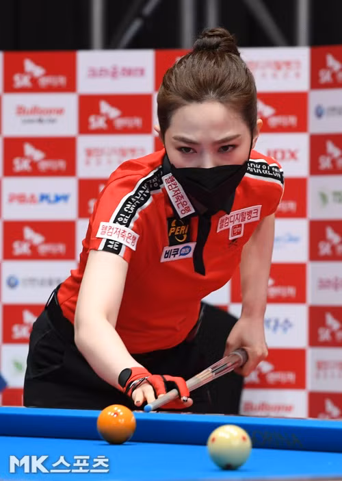 Ở tuổi 33, Yu Ram vẫn giữ được nét đẹp khiến nhiều người phải ghen tỵ. Cô dự giải PBA Team League Test vào đầu tháng 7 và thu hút đông đảo người theo dõi qua truyền hình mỗi khi thi đấu. Ảnh: MK.