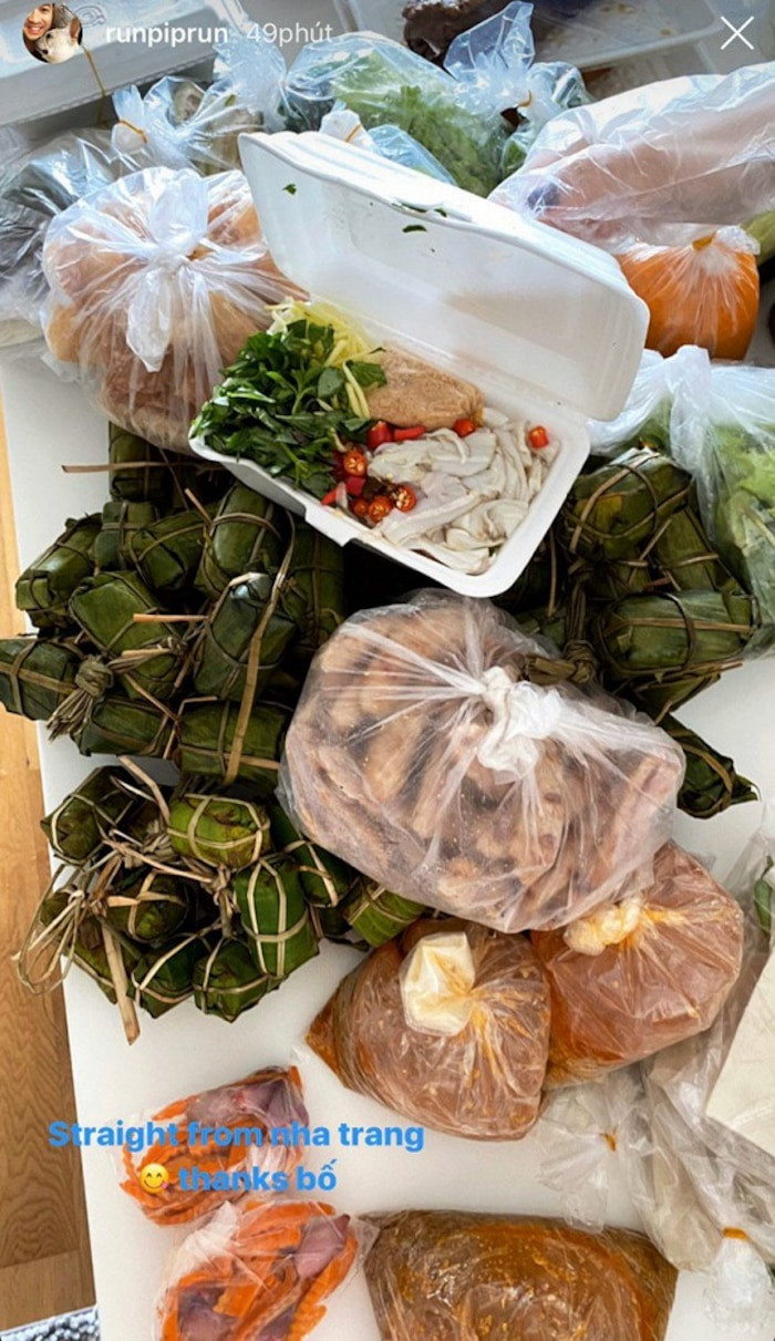 Tỷ phú Johnathan Hạnh Nguyễn gửi 'núi' lương thực cho con trai ảnh 4