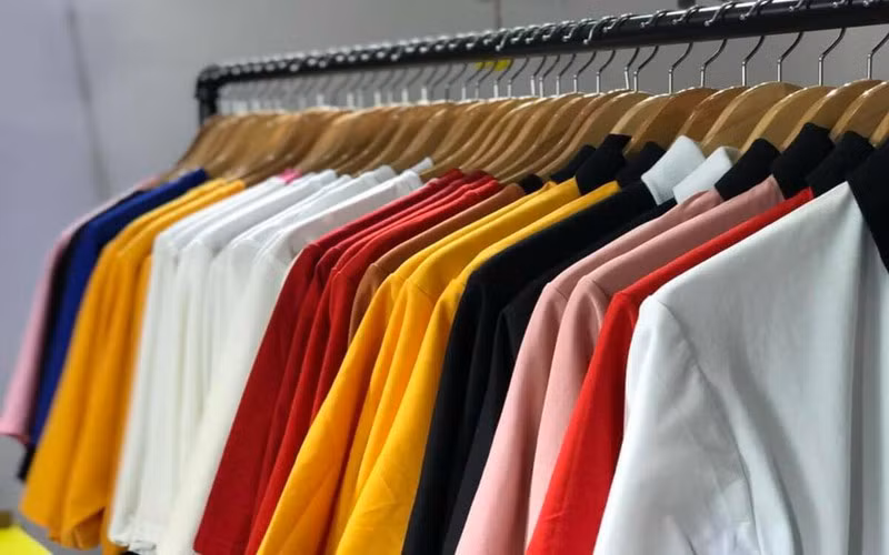 Virus corona co the ton tai bao lau tren quan ao?-Hinh-3