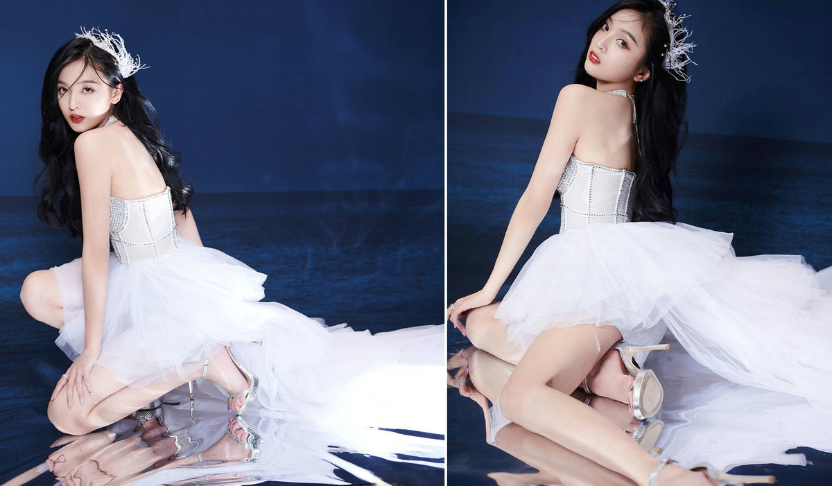 Ngô Tuyên Nghi sinh năm 1995, hiện là nữ thần tượng nổi bật và được yêu thích bậc nhất showbiz Hoa ngữ. Cô từng có thời gian hoạt động hơn 2 năm tại showbiz Hàn Quốc với tư cách thành viên của nhóm nhạc Cosmic Girls.