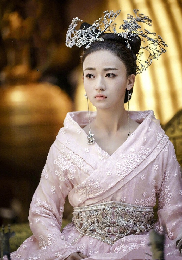 Mỹ nhân Hoa ngữ xinh đẹp nhưng bị "ném đá" vì diễn xuất tệ - Hình 3 My nhan Hoa ngu xinh dep nhung bi