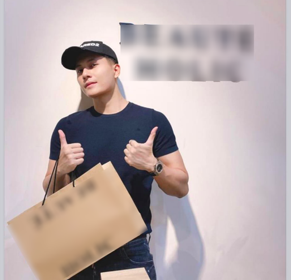 ách đây không lâu, vào ngày 27/10, Lâm Bảo Châu được cho là cùng Lệ Quyên tới một cửa hàng