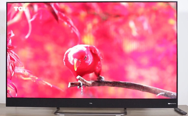  TCL 55X4 đang được giảm 1 triệu đồng, còn 14 triệu đồng. Chương trình áp dụng tại một số hệ thống lớn. Thiết bị có kích thước màn hình 55 inch, độ phân giải 4K. Sản phẩm sở hữu công nghệ Micro Dimming Pro phân tích từng khu vực điểm ảnh để điều chỉnh độ sáng và độ tối riêng biệt.