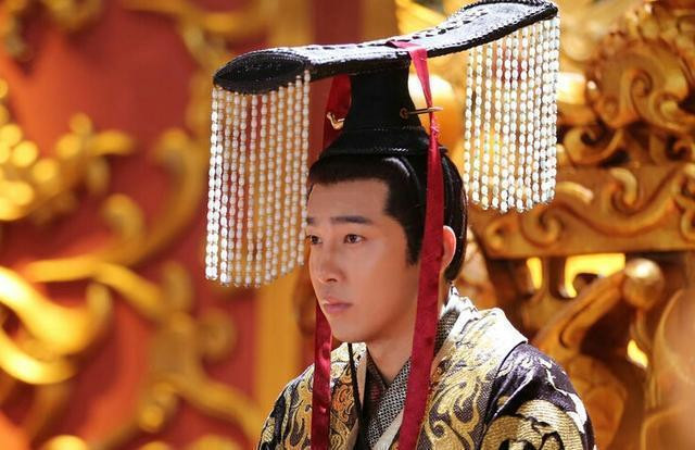 Vi Hoang hau co cach danh ghen doc - la trong lich su-Hinh-2