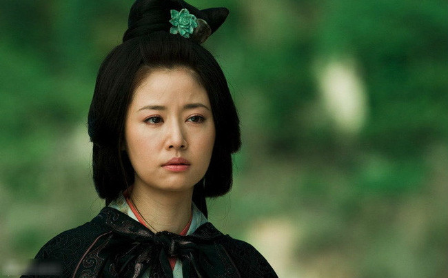 Vi Hoang hau co cach danh ghen doc - la trong lich su-Hinh-3