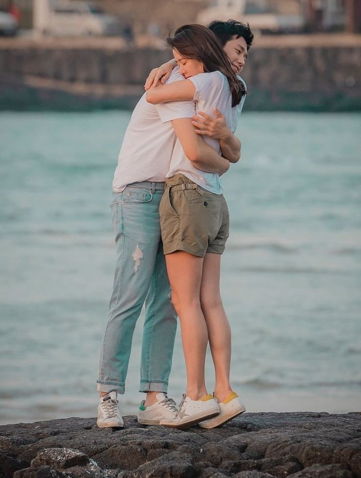 Day la 'chang trai vang trong lang cho doi' Son Ye Jin-Hinh-7