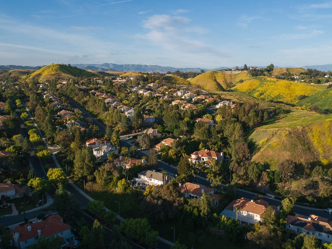 West cũng sở hữu một bất động sản rộng 300 mẫu Anh ở Calabasas (ngoại ô Los Angeles, bang California, Mỹ). Giá trị của bất động sản chưa được tiết lộ. Ảnh: Getty Images.