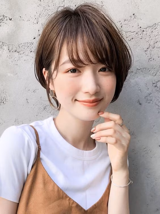 Chi em bo tui ngay 9 kieu toc ngan tre hoa khuon mat-Hinh-9