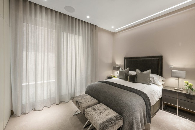 Bên cạnh đó là một phòng ngủ.