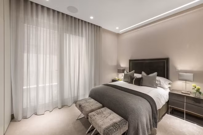 Bên cạnh đó là một phòng ngủ.