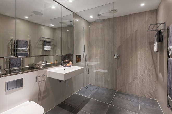 Thiết kế phòng tắm rộng rãi và sang trọng.