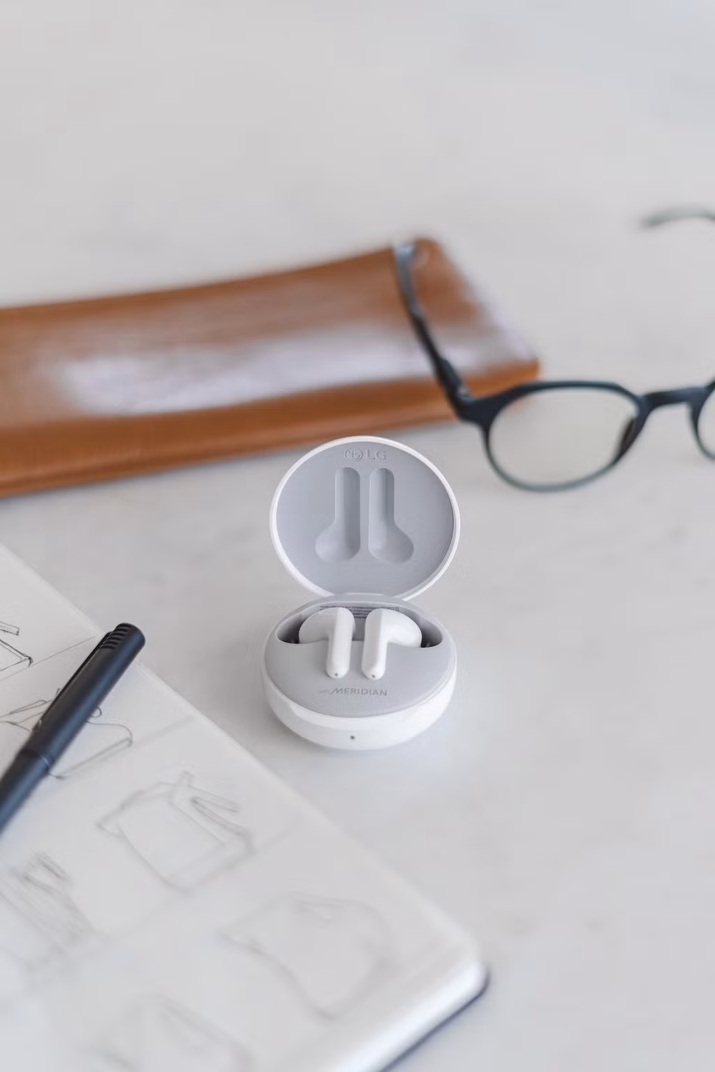 Tai nghe khong day LG Tone Free len ke gia tu 2,8 trieu-Hinh-5