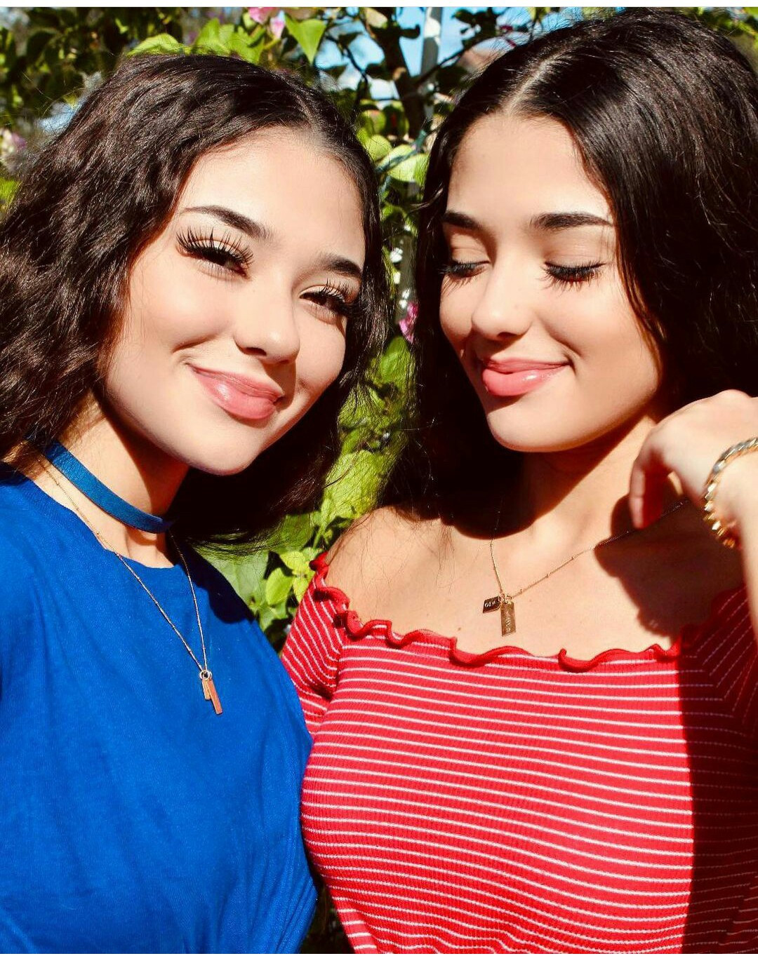 Cặp song sinh cho biết họ từng có thời gian học múa ballet, thử sức với bơi lội nhưng vì mẹ của hai chị em là HLV bóng chuyền nên ngay từ nhỏ Eduarda và Luiza đã bị thu hút bởi môn thể thao này.