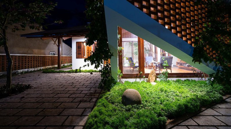 Nha mai Thai doc dao voi thiet ke vuon trong nha-Hinh-4