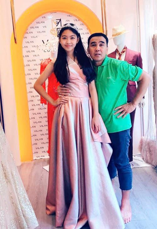 Với đôi chân dài, thon gọn và gương mặt thanh tú, nhiều khán giả cổ vũ Lọ Lem tham gia các cuộc thi hoa hậu. Qua những video do vợ chồng Quyền Linh chia sẻ, bé Lọ Lem có năng khiếu nghệ thuật, thường biểu diễn văn nghệ ở trường, đặc biệt tài năng múa và diễn kịch.