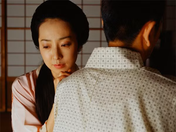 1 giờ sáng bị chồng đánh đến uất nghẹn phải bỏ đi ngay trong đêm 1 gio sang bi chong danh den uat nghen phai bo di ngay trong dem