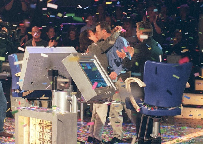 Đi chơi bỗng 23 tỷ ập vào đầu, người gây chấn động đó giờ ra sao? - Hình 4 Di choi bong 23 ty ap vao dau, nguoi gay chan dong do gio ra sao?-Hinh-4