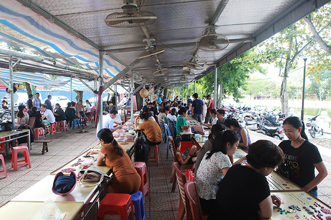 Chợ 'bán đá quý như rau' cũng bị ảnh hưởng do Covid-19 Cho 'ban da quy nhu rau' cung bi anh huong do Covid-19