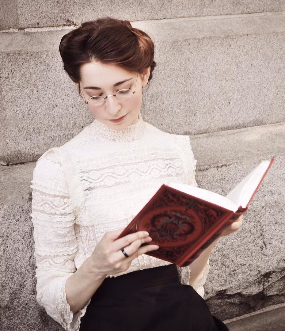 Bên cạnh phong cách cổ điển, Banner còn nhận được nhiều lời khen về vẻ ngoài xinh đẹp, nữ tính. Mỗi lần ra đường, cô thường mặc những trang phục do mình tự may. Nhiều người hâm mộ nhận xét Banner không chỉ ăn mặc giống thời Trung cổ mà cách nói chuyện, hành xử của cô cũng y hệt người đến từ quá khứ.