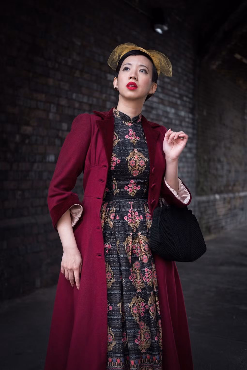 “Mỗi lần mặc chúng, tôi được là chính mình. Phong cách này khiến tôi thực sự thoải mái. Quần áo đẹp mang lại rất nhiều niềm vui trong cuộc sống. Lúc thấy buồn, tôi chỉ muốn mặc những trang phục sặc sỡ và ra ngoài dạo phố”, Nora bày tỏ.