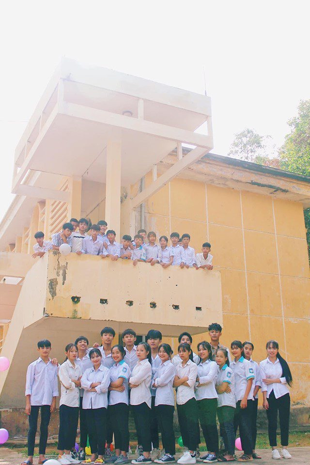 Bộ ảnh kỷ yếu lớp bắt trọn 999 trend cực vui - Hình 7 Bo anh ky yeu lop bat tron 999 trend cuc vui-Hinh-7