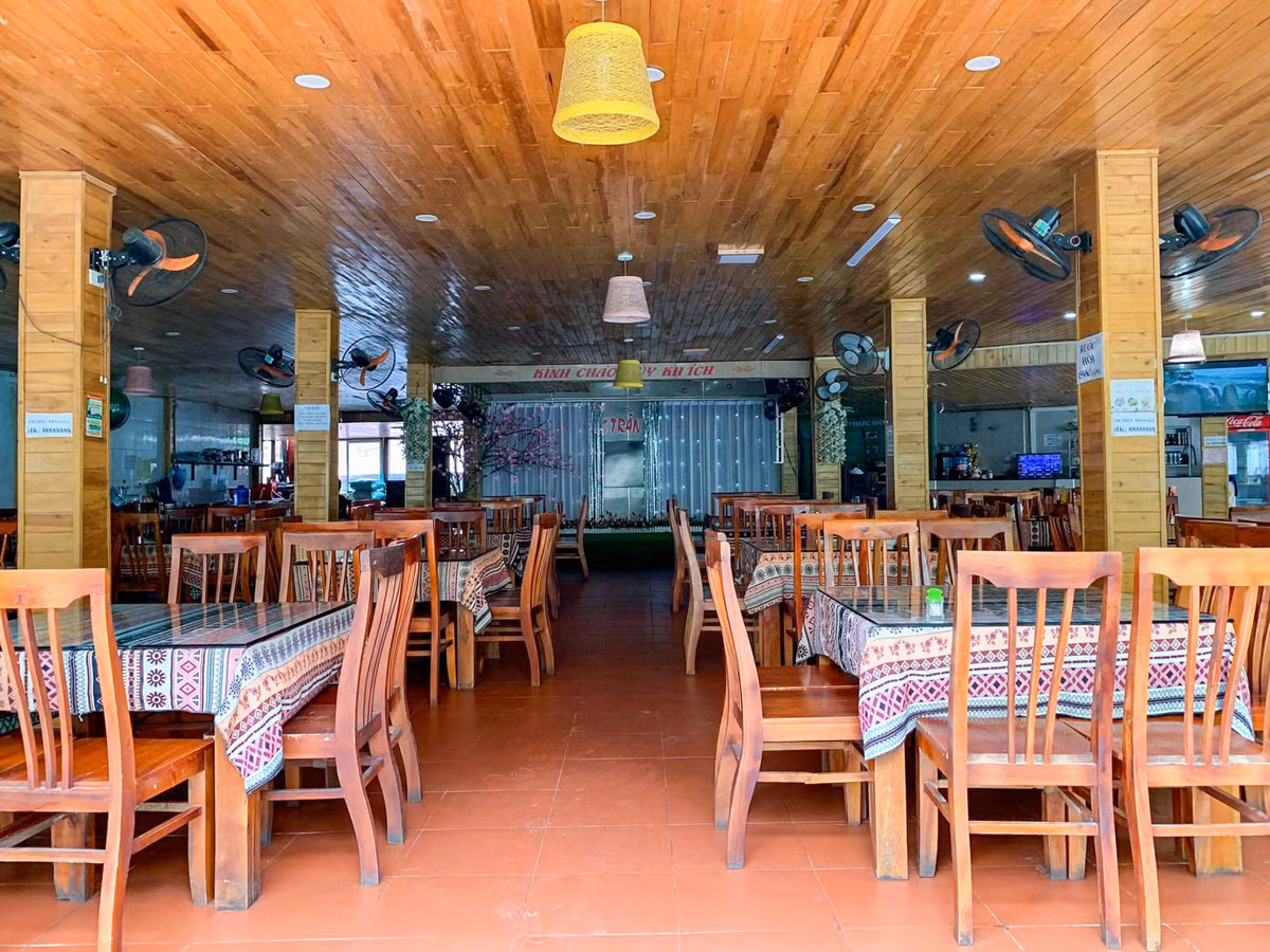 Nha hang, khach san thi nhau giam gia van 'e chong cho' tai Sapa-Hinh-4