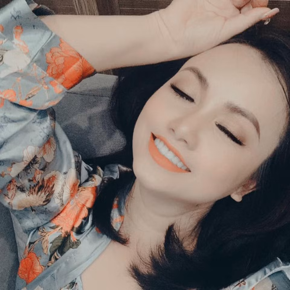 Hoang Yen: 3 cuoc hon nhan tan vo va cu soc sinh con tuoi 40