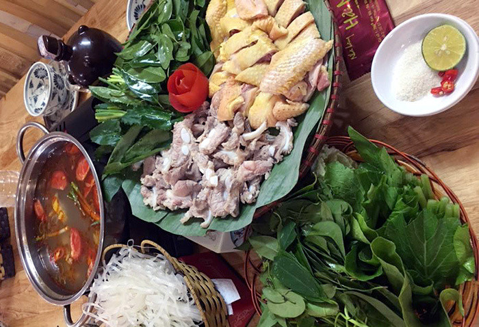 Loai rau moc hoang gia 100 nghin/kg duoc ba noi tro san lung-Hinh-4