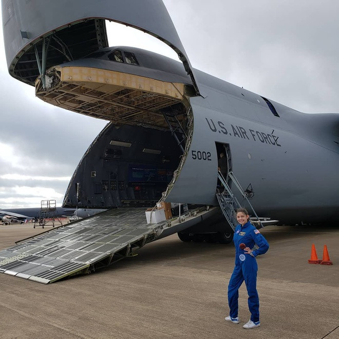 Hiện Alyssa còn làm đại sứ cho một chiến dịch khuyến khích bé gái tham gia vào các lĩnh vực STEM (gồm khoa học, công nghệ, kỹ thuật và toán học). Cô muốn truyền cảm hứng rằng nữ giới hoàn toàn có khả năng tham gia các ngành nghề vốn thường được quan niệm chỉ dành cho phái mạnh.