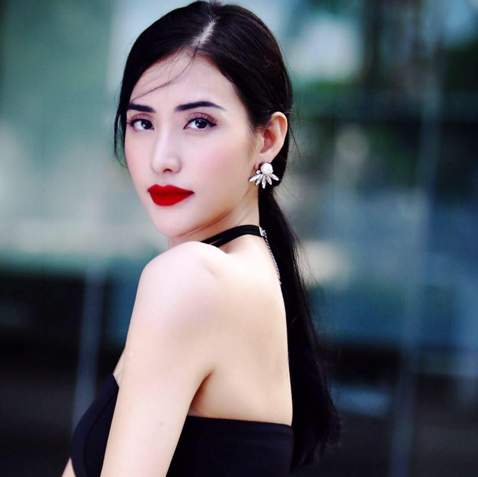 rước khi có cuộc hôn nhân hiện tại, Mai Hồ từng có quãng thời gian yêu đương Trấn Thành. Nhưng rồi cặp đôi bất ngờ tuyên bố đường ai nấy đi, với sự quả quyết từ Mai Hồ: "Chia tay Trấn Thành là hoàn toàn đúng đắn".