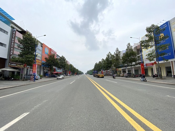 'Phố bất động sản' đìu hiu giữa mùa dịch COVID-19 'Pho bat dong san' diu hiu giua mua dich COVID-19