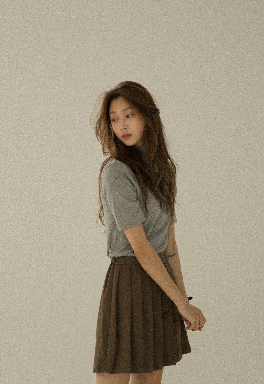 Chị em nên bỏ túi 4 kiểu váy ngắn cực hợp mùa Đông - Hình 11 Chi em nen bo tui 4 kieu vay ngan cuc hop mua Dong-Hinh-11