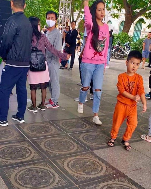 Mai Phuong Thuy trong ra sao khi bi cu dan mang chup len?