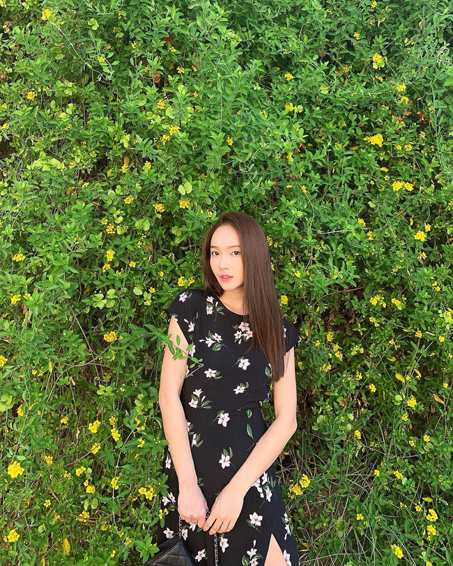 Học hỏi ngay 13 cách phối đồ cực đơn giản của các sao Hàn - Hình 7 Hoc hoi ngay 13 cach phoi do cuc don gian cua cac sao Han-Hinh-7