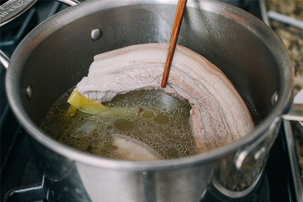 Món thịt luộc nhàm chán sẽ gây nghiện nếu cho thêm thứ này ảnh 2