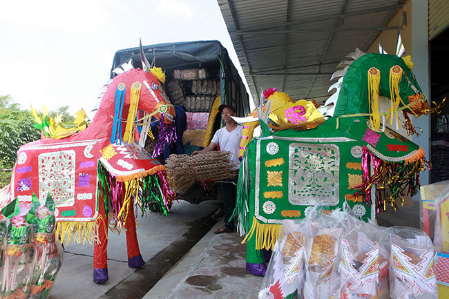 Khau trang cung co hon 170.000 dong/cai gay choang-Hinh-7