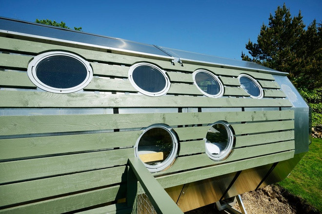 Ngoi nha sieu nho giong tau vu tru gia 125.000 USD-Hinh-6