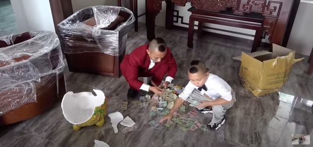 Dường như người xem cũng đoán được phần nào vì quá quen với việc “ăn cú lừa” của hai anh em nên cũng không thất vọng nhiều. Bên cạnh đó một số khác cũng mong chờ đám cưới thật của huynh đệ nhà Mao trong tương lai.