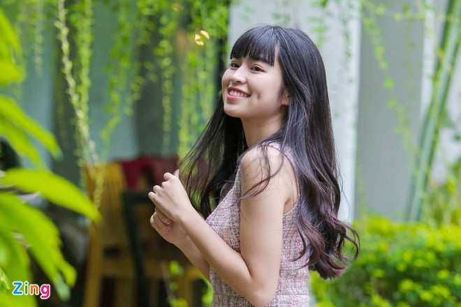 Tra Long 'Mat biec' khoe nhan sac noi bat thoi tre cua me-Hinh-5