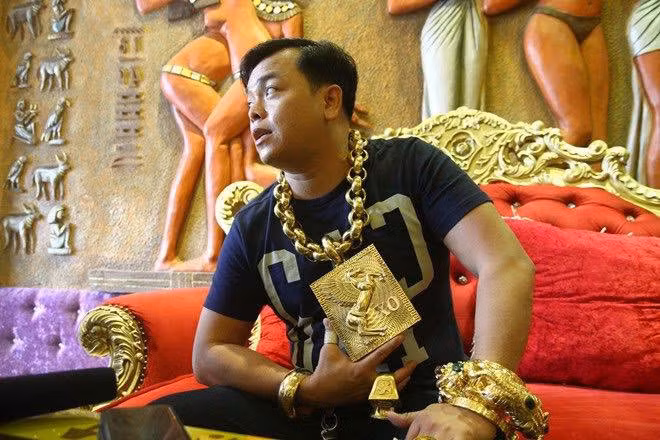 Khoe nui tien, deo vang khap nguoi: Dai gia choi ngong roi xo kham-Hinh-3