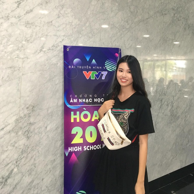 Đời thường, Pháo là nữ sinh năng động, nhiệt tình trong các hoạt động tập thể, trường lớp. Ngoài giờ học, nữ sinh Hà thành còn tham gia các chương trình về âm nhạc tại đài truyền hình hoặc biểu diễn tại các tụ điểm dành cho cộng đồng underground.