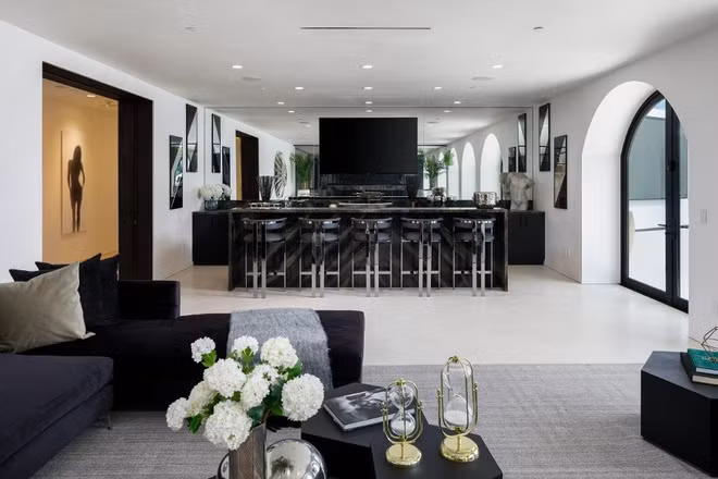 Nội thất sang trọng trong căn biệt thự trị giá 100 triệu USD.