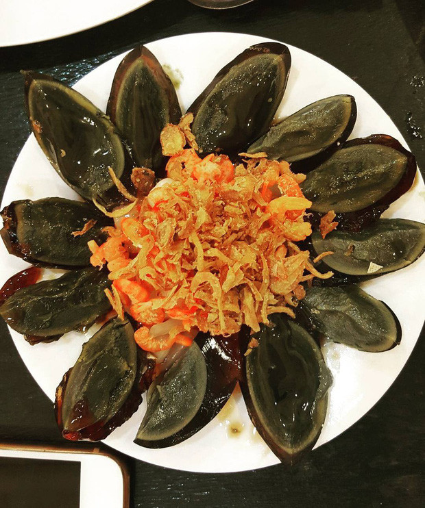 Viet Nam con co 2 mon trung khien du khach nuoc ngoai 'so xanh mat'-Hinh-4