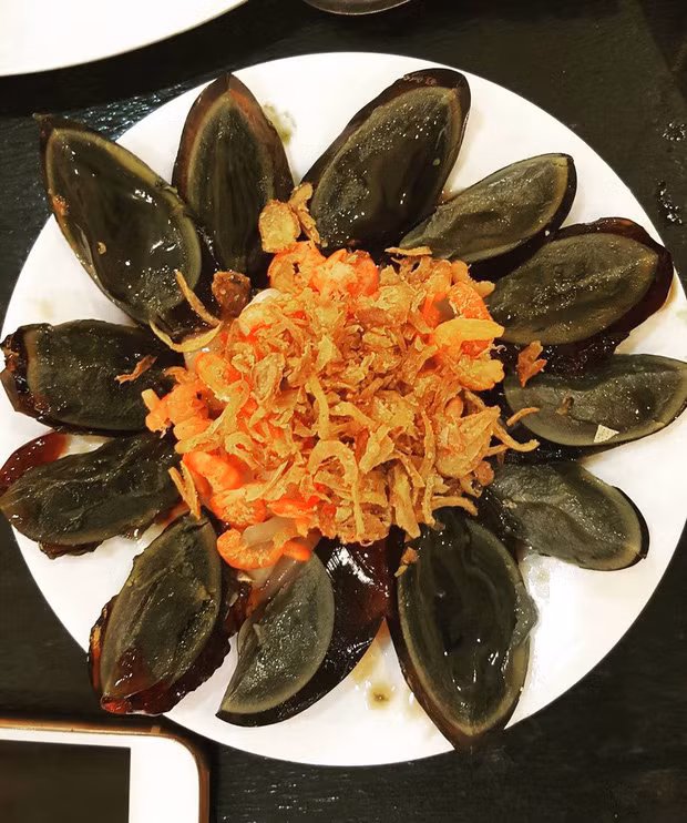 Viet Nam con co 2 mon trung khien du khach nuoc ngoai 'so xanh mat'-Hinh-4