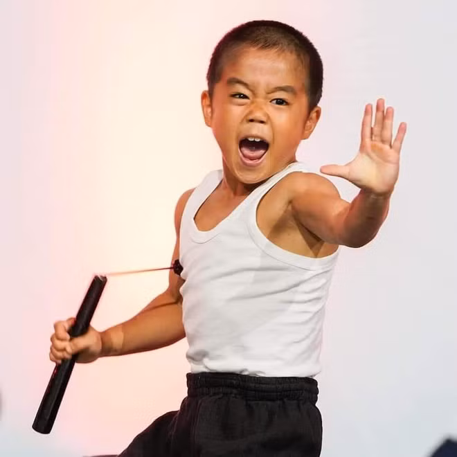 ‘Ly Tieu Long nhi’ 9 tuoi co co bap ran chac nho kien tri kho luyen-Hinh-8