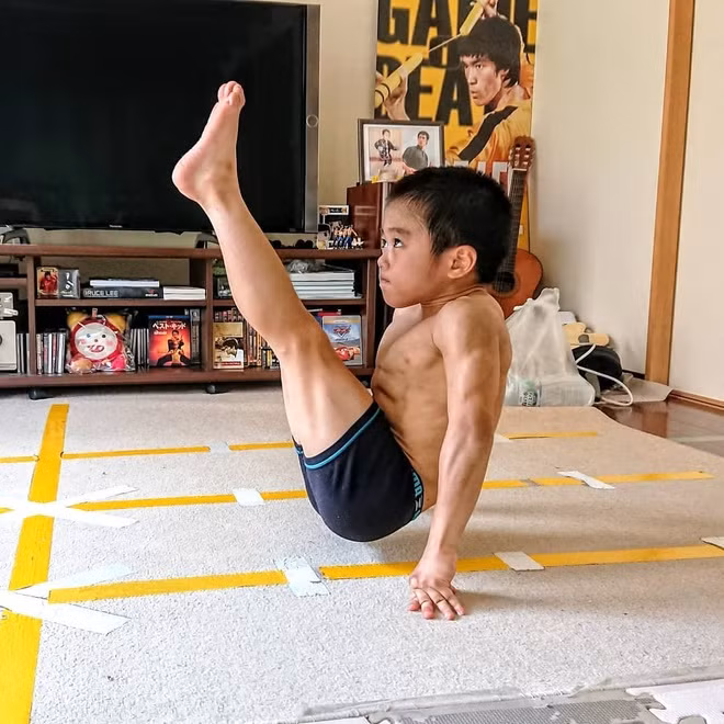‘Ly Tieu Long nhi’ 9 tuoi co co bap ran chac nho kien tri kho luyen-Hinh-4