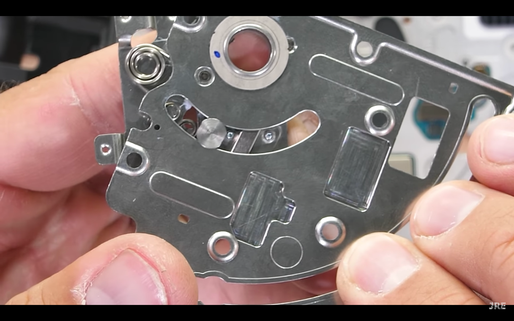 LG Wing: smartphone chuan quan doi My co ban le xoay doc dao-Hinh-2