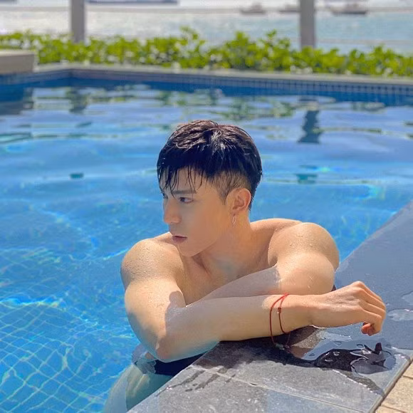 Duoc khen body dep nhung guong mat khac, Duc Phuc tiet lo ly do-Hinh-5